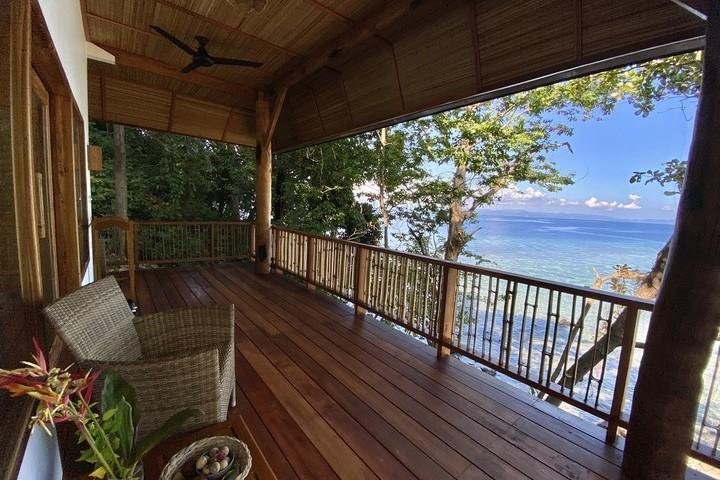 Premium Oceanfront Cottage